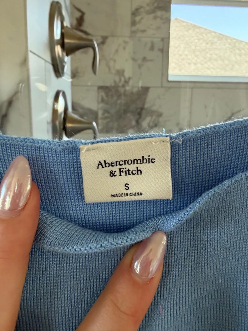 ABERCROMBIE & FITCH Light Blue Women’s Square Neck Knitted Tank - Picture 3 of 3